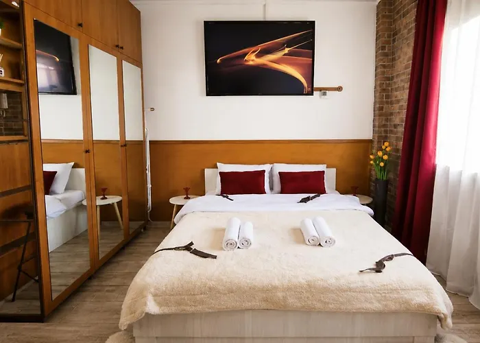 Tantra Studio 7 Nacu Universitate Bucureşti